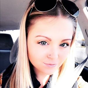 Meet your Posher, Katelyn